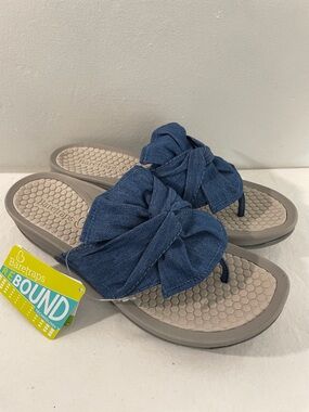 NWT BareTraps Dianna Blue Denim Bow Thong Sandals 8.5